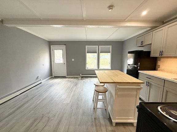 5th image of 320 S Country Rd #4