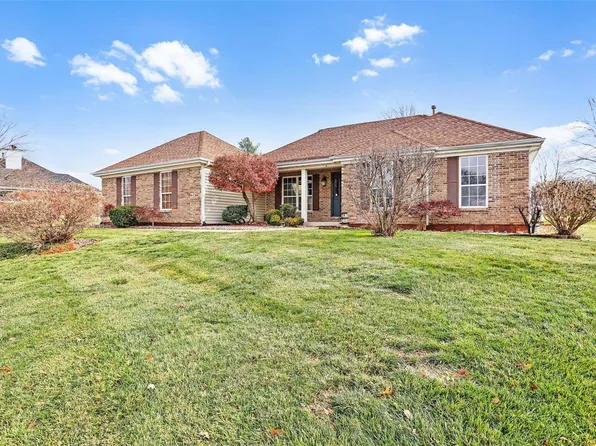 8 7th Green Ct, Belleville, IL 62220