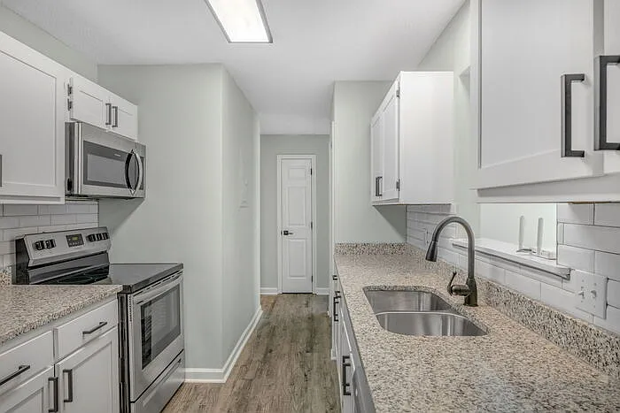3 bed, 2.0 bath, 1187 sqft, $1,545 — Photo 2