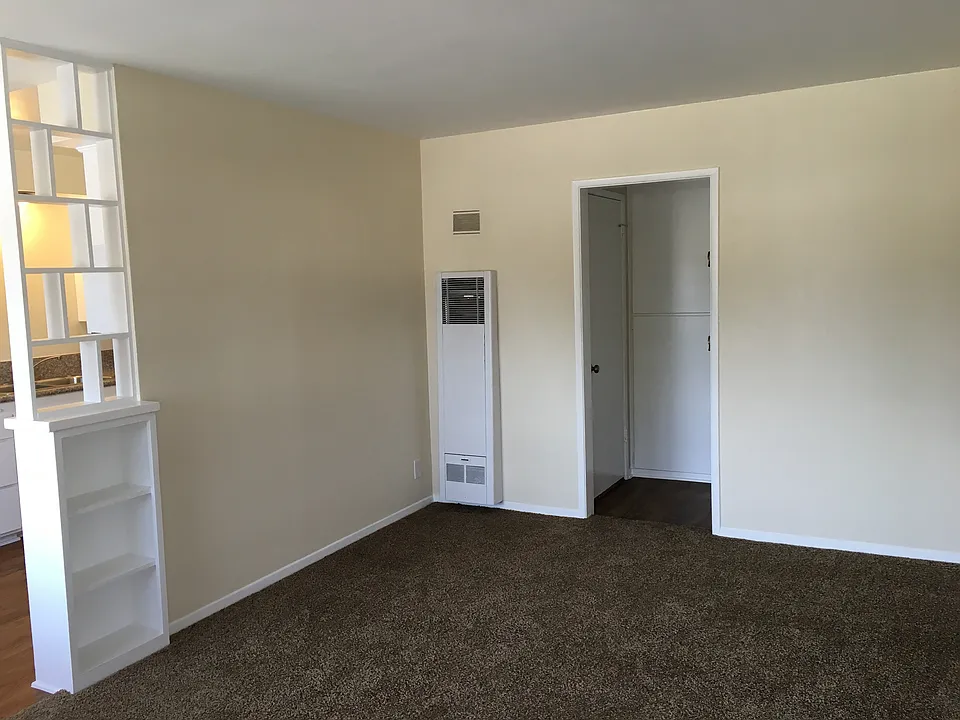 306 E Badillo St #1/2