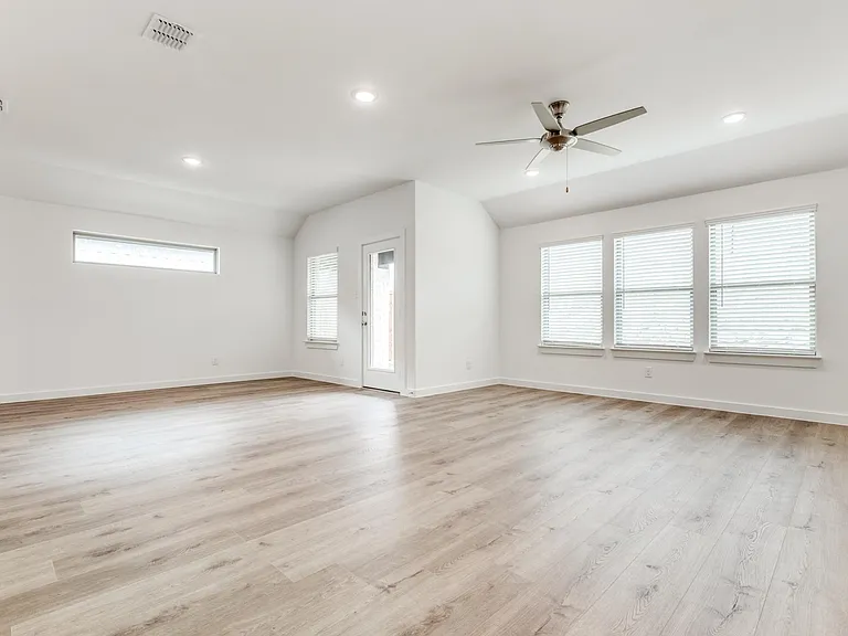 4923 Bellhurst Dr — Photo 9