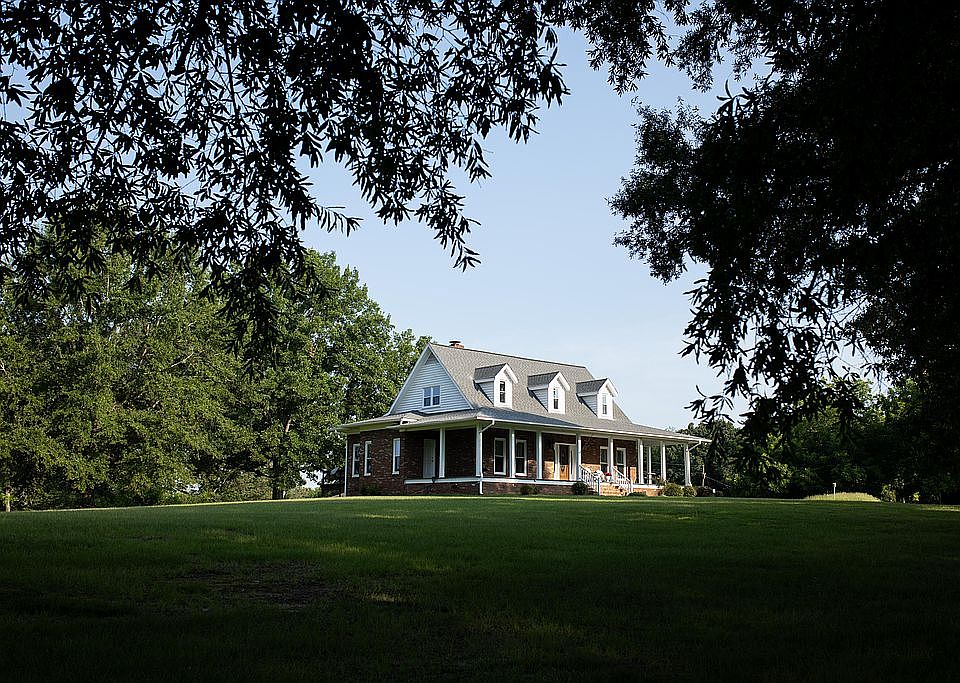 1st image of 471 Windy Ridge Rd