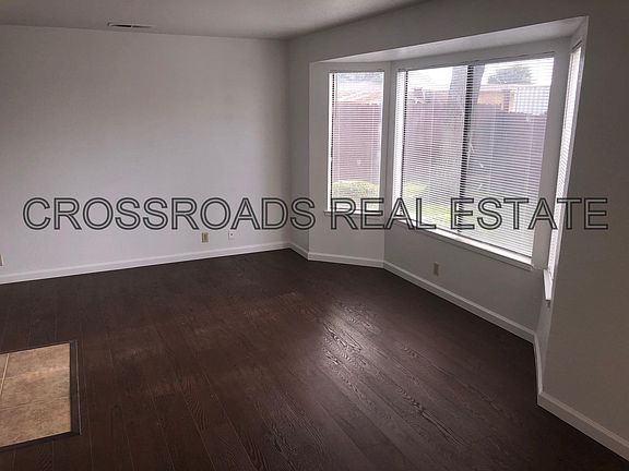 5th image of 390 Cherry Ln APT 10