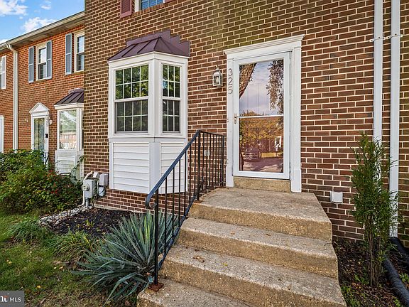 2nd image of 325 Rambling Ridge Ct