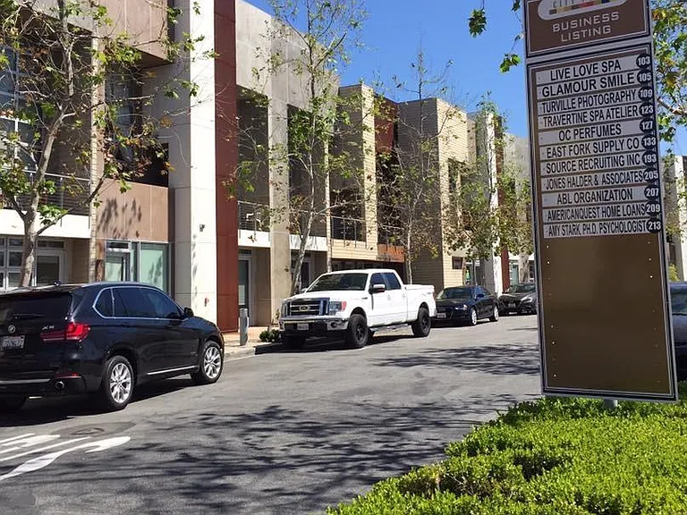E City Place Dr — Photo 17