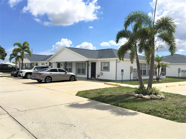 Mariner Village Apartments Villa style