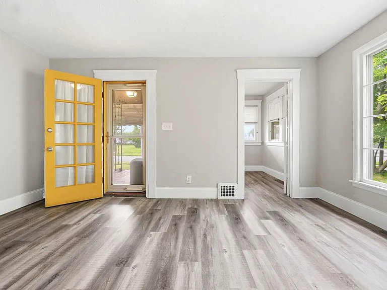 18613 Pawnee Ave — Photo 4
