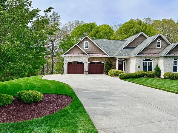 286 Fox Briar Ln, Madison Heights, VA 24572