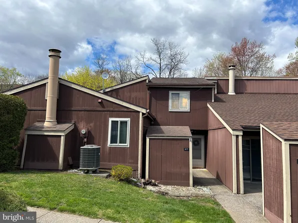 817 Lee Ct, Enola, PA 17025