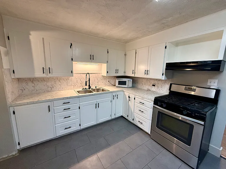 19 W Valley Dr — Photo 7