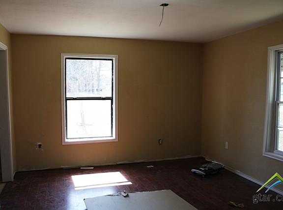 2nd image of 15338 Simmons Ln