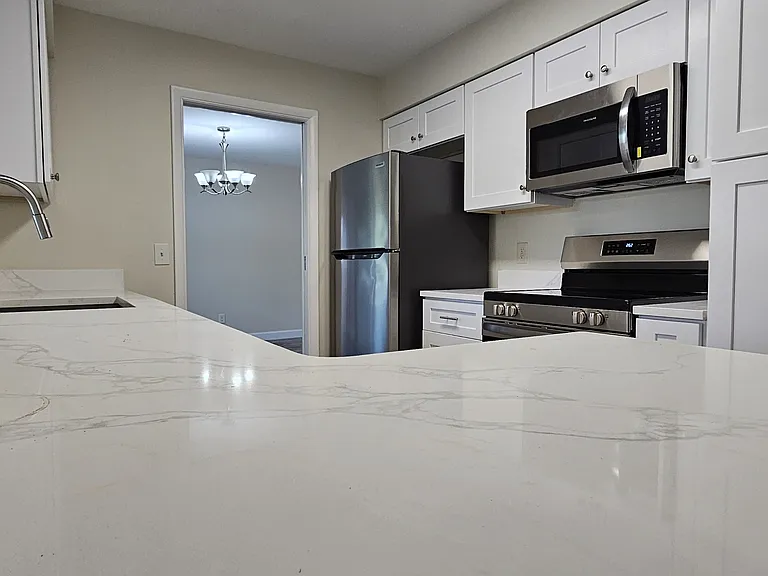 1329 Fairfield Dr — Photo 31