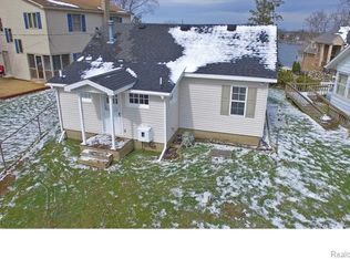 683 King Cir, Lake Orion, MI