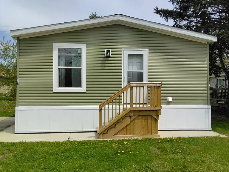 118 Thornapple Cir — Photo 1