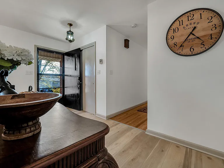106 Litton Hts — Photo 17