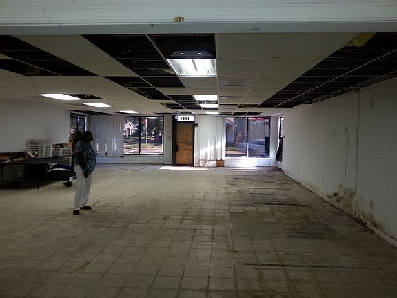 3rd image of 2701 Lafayette Blvd