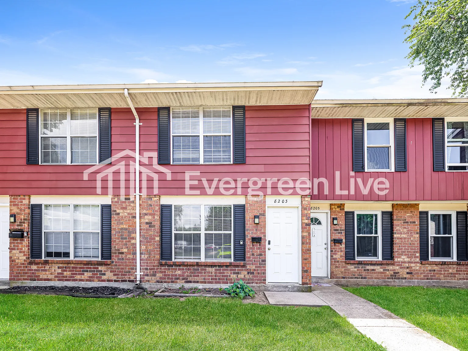 2 bed, 1.5 bath, 1094 sqft, $995 — Photo 1