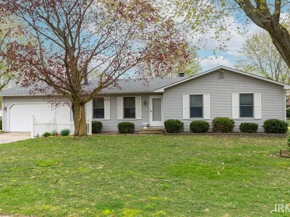 51590 Chatsworth Ln, Granger, IN 46530