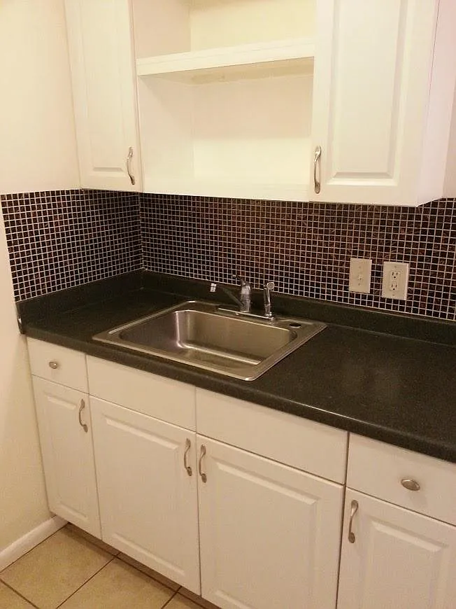 Studio, 275 sqft, $850 — Photo 1