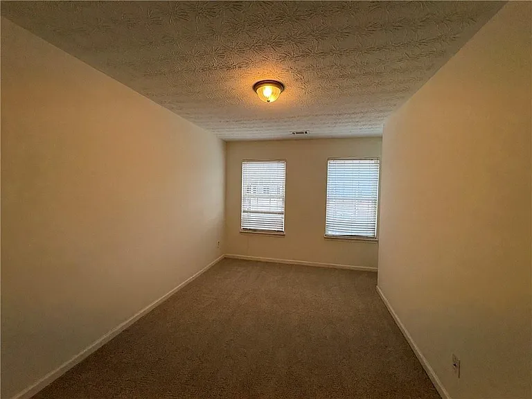 2485 Emma Way — Photo 17