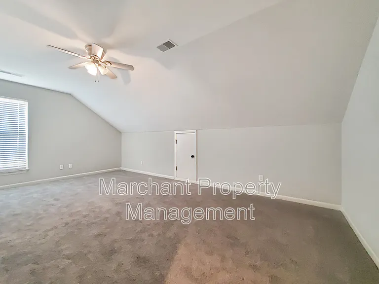 15 Silverthorn Ct — Photo 31