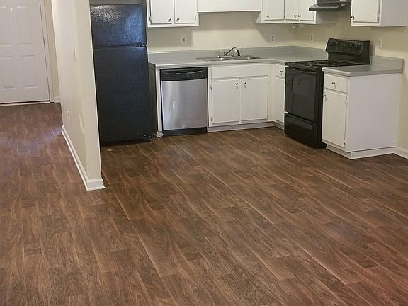 4th image of 35 Townsley Dr