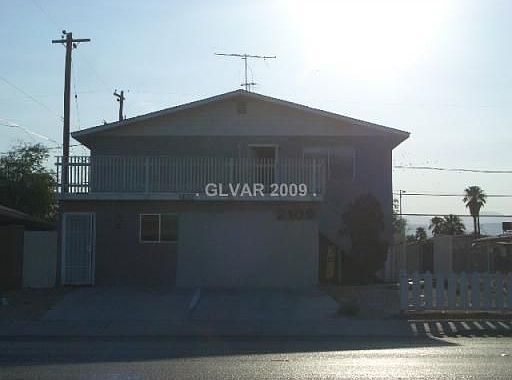 2nd image of 2109 Belmont St
