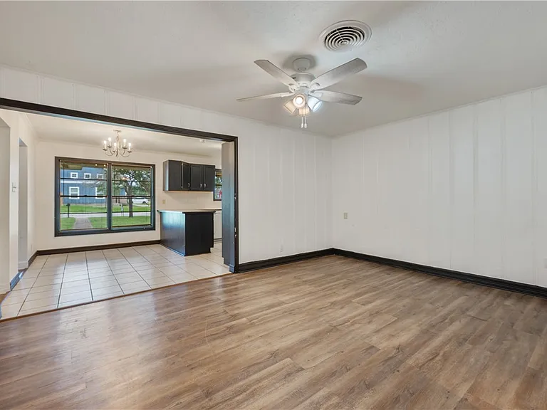 318 Fairway Dr — Photo 13