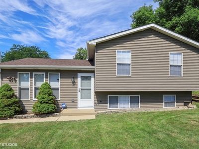28 Washington Ter, Waukegan, IL, 60085