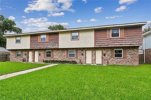 2 bed, 1.5 bath, 1100 sqft, $1,300 — Photo 1