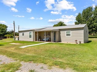 24062 E 990th Rd, Weatherford, OK 73096