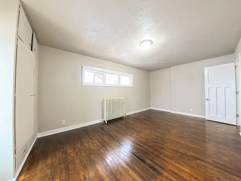 511 W State St — Photo 26