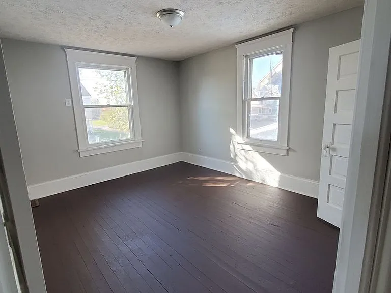 1356 Woodland Ave NW — Photo 8
