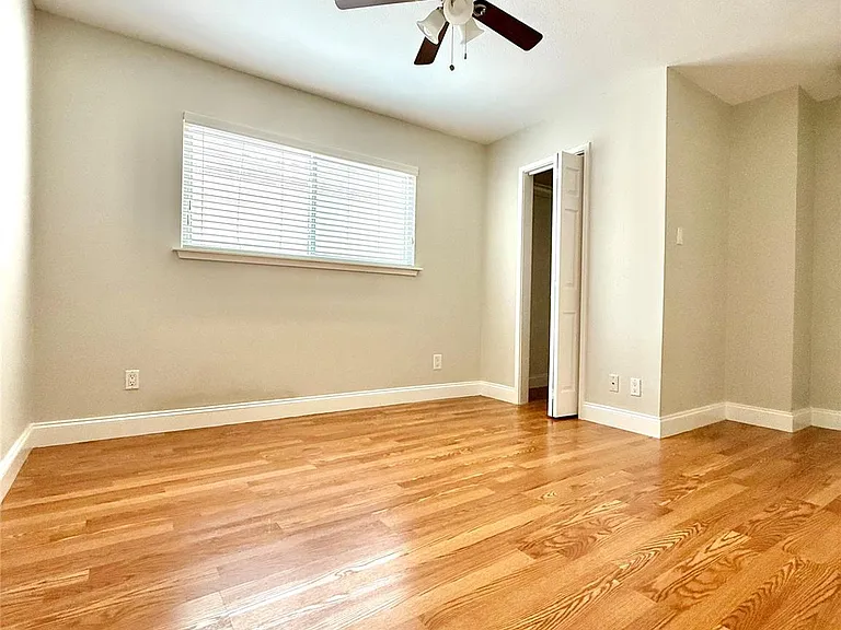 12625 Memorial Dr #25 — Photo 10