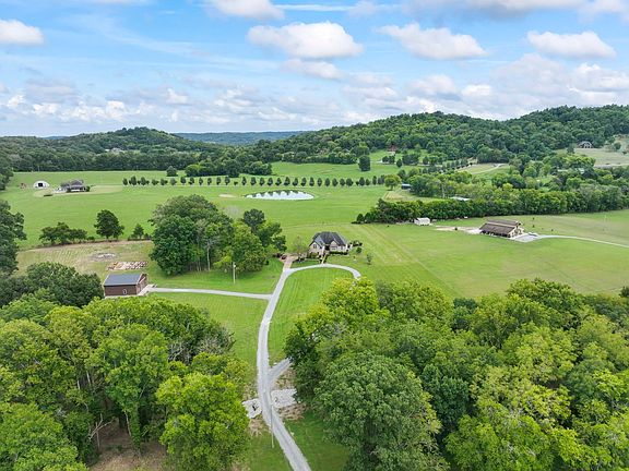 3rd image of 120 Wartrace Creek Rd