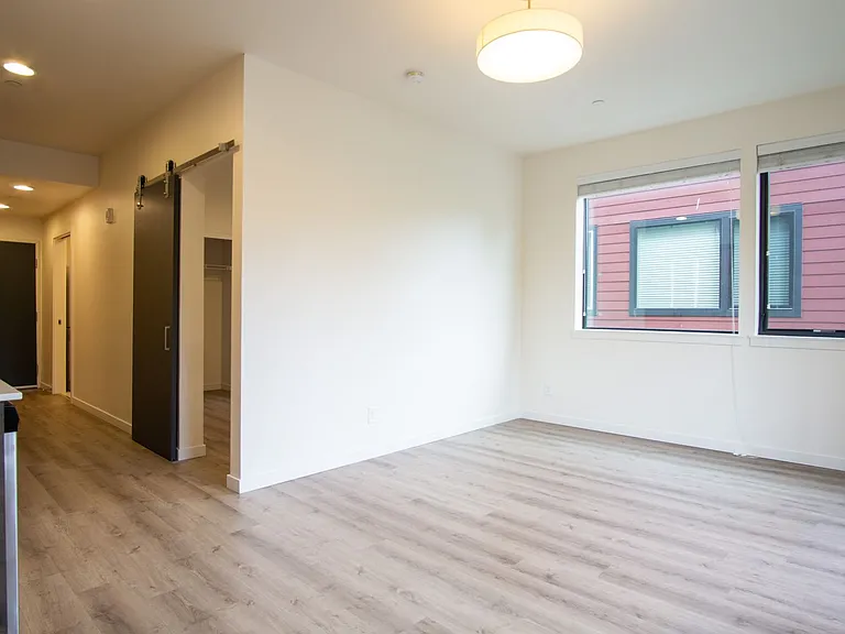 6015 S Virginia Ave #208 — Photo 3