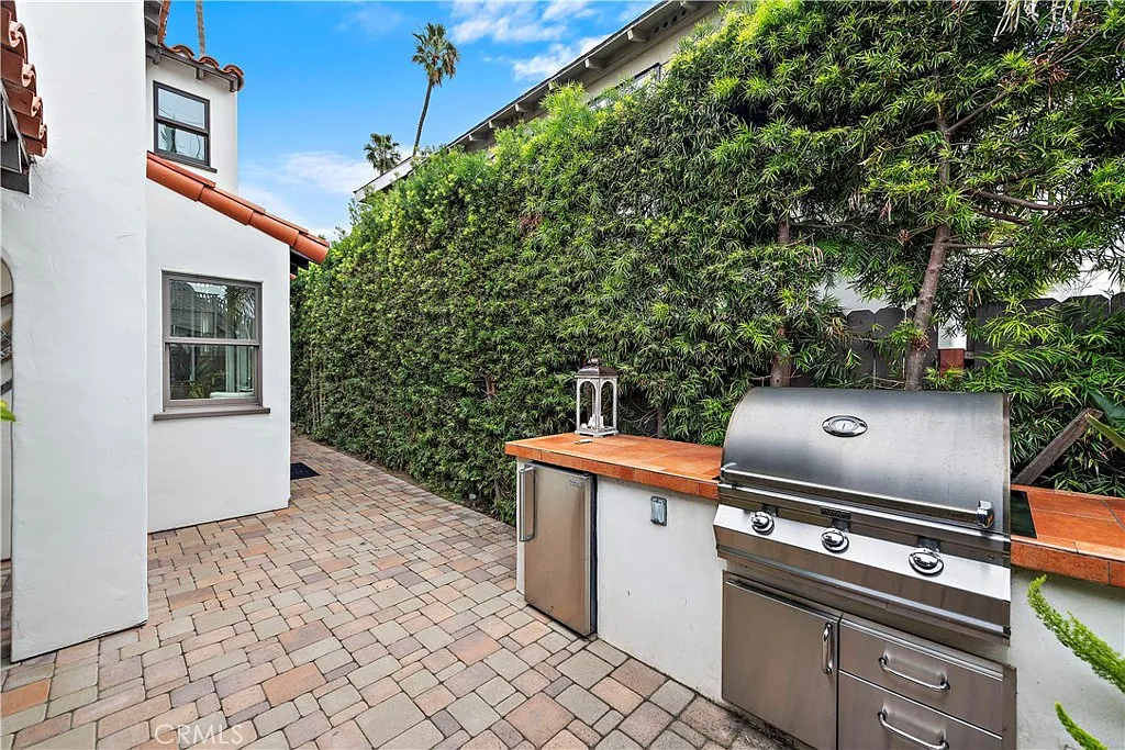 3 bed, 1510 sqft, $14,000 — Photo 3