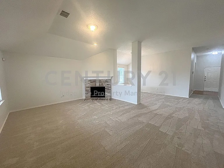1616 Logan Dr — Photo 7