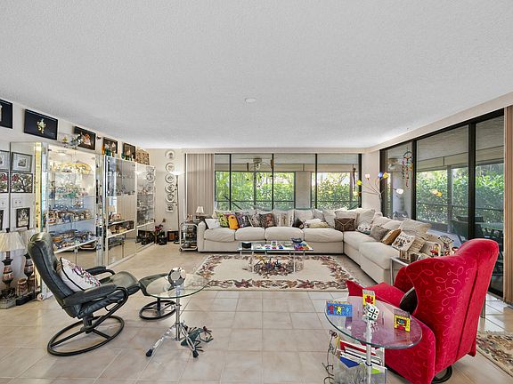 4th image of 7209 Promenade Drive #101