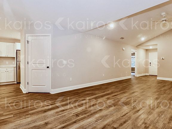 3rd image of 155 Cottage Grove Rd