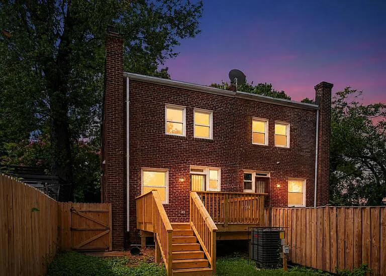 1712 U St SE #1 — Photo 16