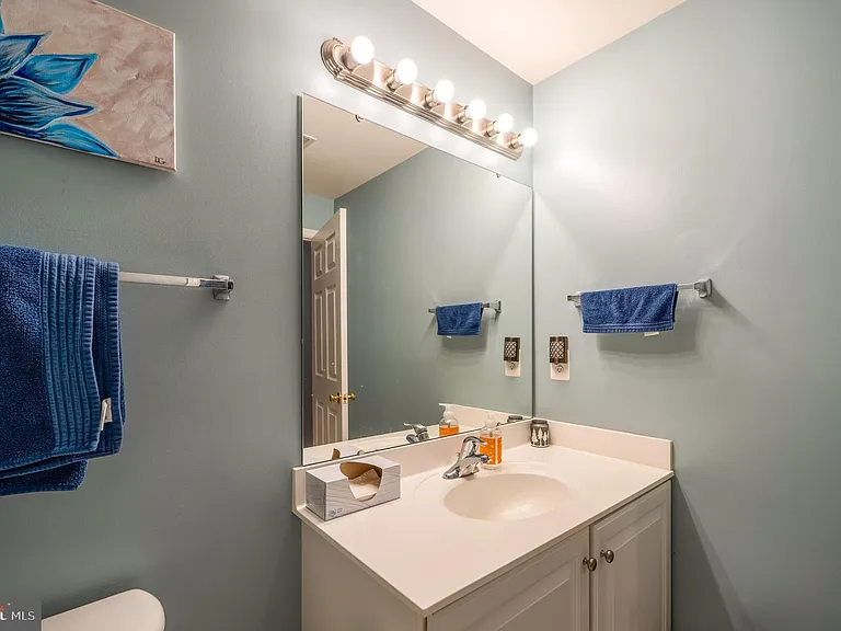 18081 Camdenhurst Dr — Photo 60