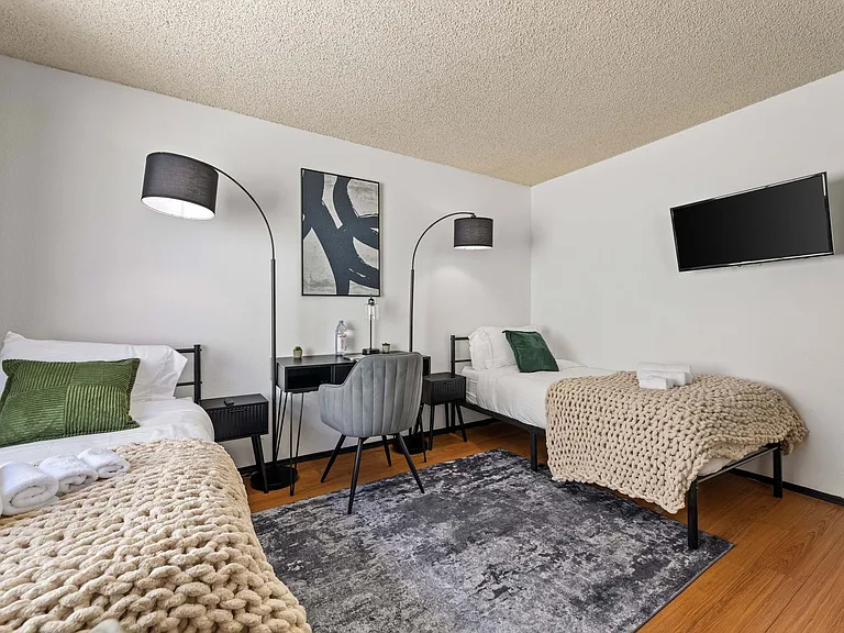 1823 Pelham Ave #6 — Photo 22