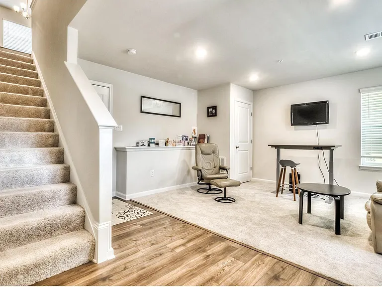 4320 Roland Heights Ave — Photo 2