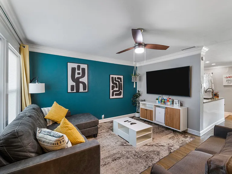 Circle Dr — Photo 16