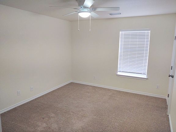 4th image of 805 N Washington St #D