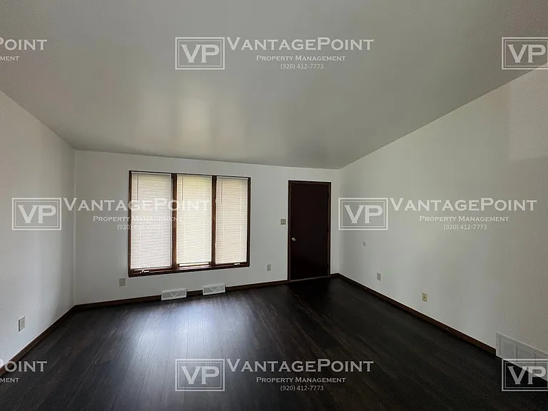 810 Broadway St — Photo 8