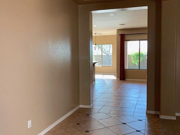 4th image of 1609 W White Feather Ln