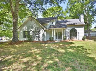 223 Lacey Ln, Winder, GA 30680