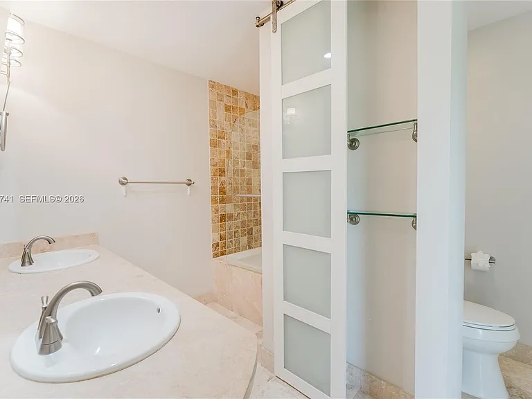 2101 NE 63rd St — Photo 34